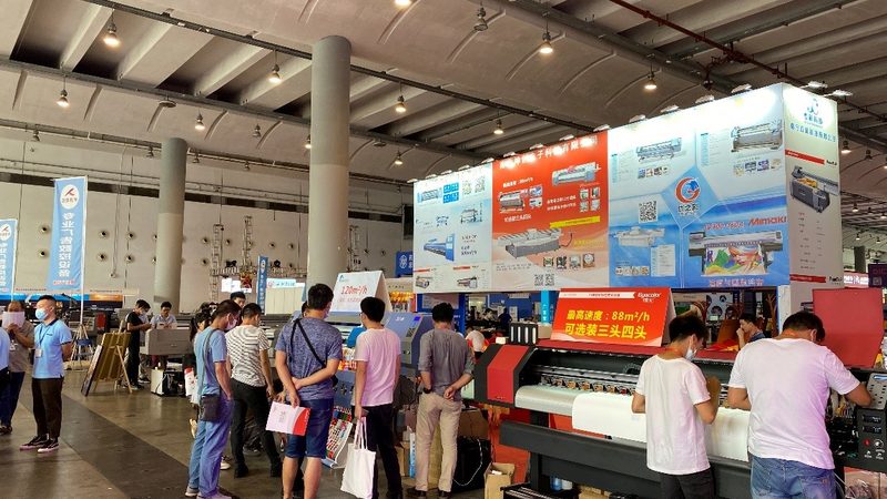 小型广告公司的收费标准通常由以下几个方面构成：